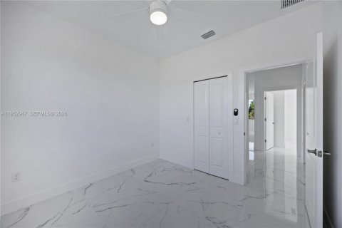 Casa en venta en Lehigh Acres, Florida, 4 dormitorios, 153.29 m2 № 2007757 - foto 23