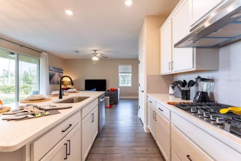 Casa en venta en Kissimmee, Florida, 5 dormitorios, 211.82 m2 № 1769021 - foto 5