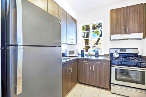 Appartement à louer à Miami Beach, Floride: 1 chambre, 63.17 m2 № 2425103 - photo 9
