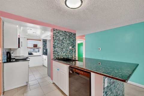 Condominio en venta en New Port Richey, Florida, 2 dormitorios, 97.55 m2 № 1914279 - foto 14
