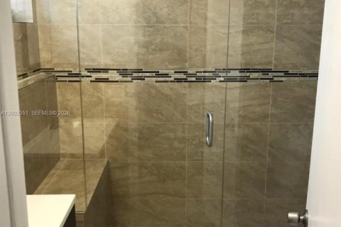 House in Miami, Florida 3 bedrooms, 308.99 sq.m. № 2067730 - photo 13