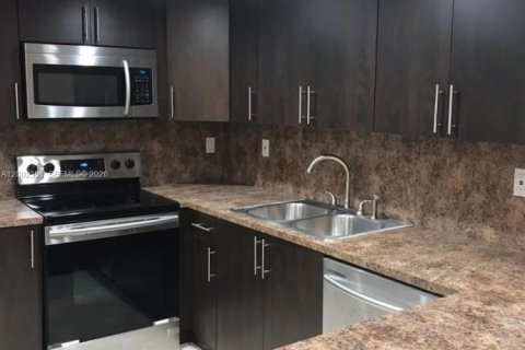 House in Miami, Florida 3 bedrooms, 308.99 sq.m. № 2067730 - photo 2