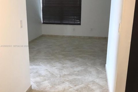 House in Miami, Florida 3 bedrooms, 308.99 sq.m. № 2067730 - photo 5