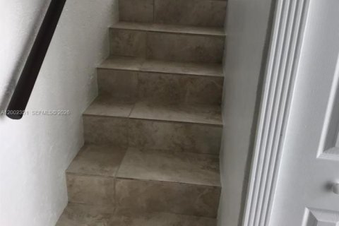 House in Miami, Florida 3 bedrooms, 308.99 sq.m. № 2067730 - photo 10