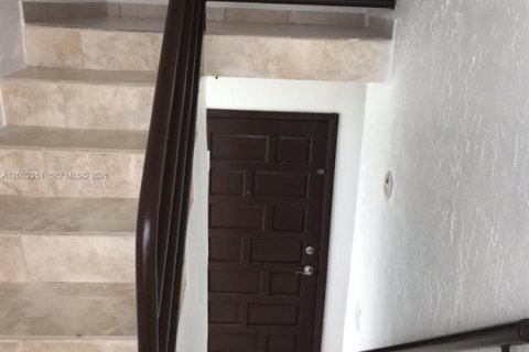 House in Miami, Florida 3 bedrooms, 308.99 sq.m. № 2067730 - photo 9