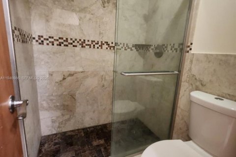 Condo in Miami, Florida, 3 bedrooms  № 2152914 - photo 8