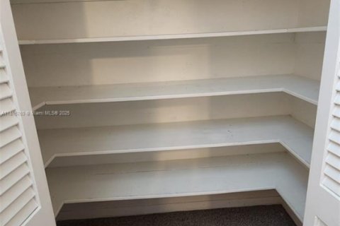 Adosado en venta en Lauderhill, Florida, 2 dormitorios, 133.41 m2 № 1982559 - foto 16