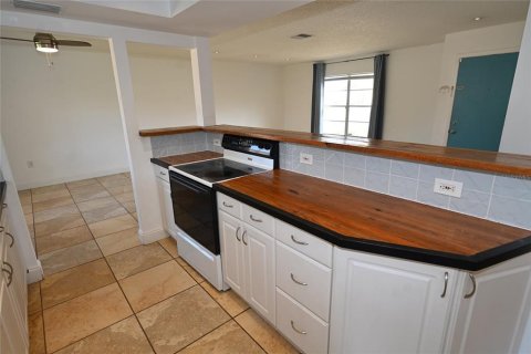 House in Sarasota, Florida 2 bedrooms, 120.49 sq.m. № 1559085 - photo 10