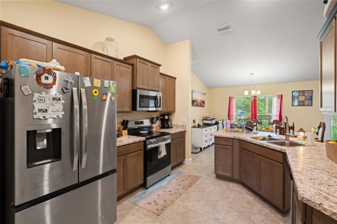 Villa ou maison à vendre à Weeki Wachee, Floride: 4 chambres, 163.42 m2 № 2129138 - photo 10