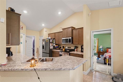 Villa ou maison à vendre à Weeki Wachee, Floride: 4 chambres, 163.42 m2 № 2129138 - photo 12