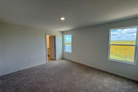 House in Poinciana, Florida 3 bedrooms, 145.95 sq.m. № 2424155 - photo 10