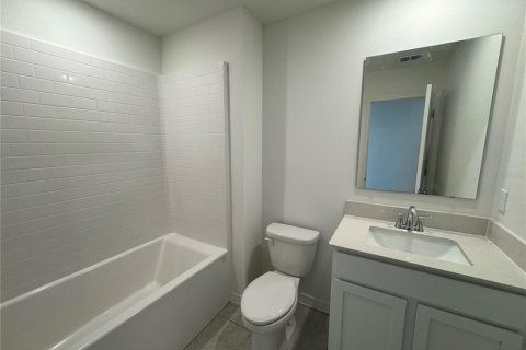 House in Poinciana, Florida 3 bedrooms, 145.95 sq.m. № 2424155 - photo 15
