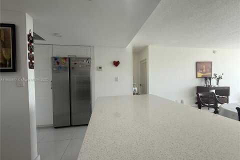 Condominio en venta en North Miami, Florida, 1 dormitorio, 78.6 m2 № 1940304 - foto 17