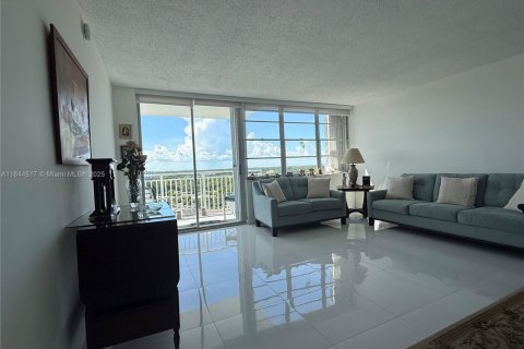 Condominio en venta en North Miami, Florida, 1 dormitorio, 78.6 m2 № 1940304 - foto 6