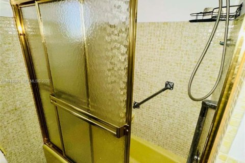 Copropriété à louer à Hallandale Beach, Floride: 1 chambre, 71.53 m2 № 1999391 - photo 12