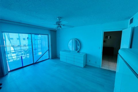 Copropriété à louer à Hallandale Beach, Floride: 1 chambre, 71.53 m2 № 1999391 - photo 8