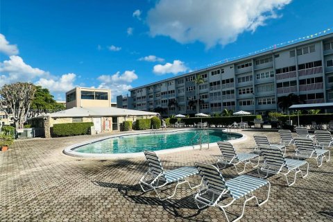 Copropriété à louer à Hallandale Beach, Floride: 1 chambre, 71.53 m2 № 1999391 - photo 19