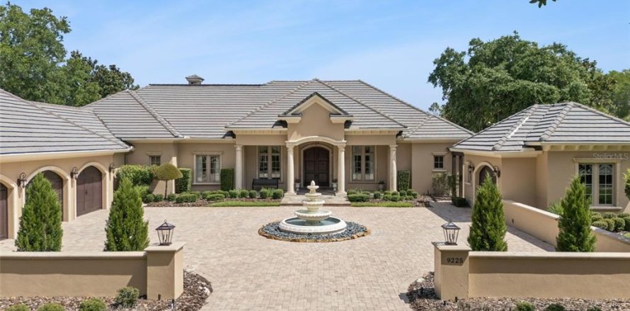 Villa ou maison à Orlando, Floride 4 chambres, 526.2 m2 № 2137314