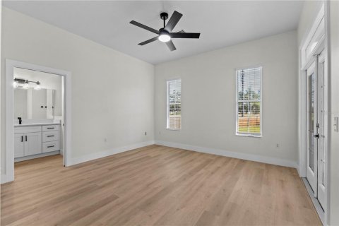 House in Dade City, Florida 4 bedrooms, 137.5 sq.m. № 1847433 - photo 15