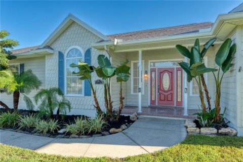 House in Dade City, Florida 4 bedrooms, 137.5 sq.m. № 1847433 - photo 2