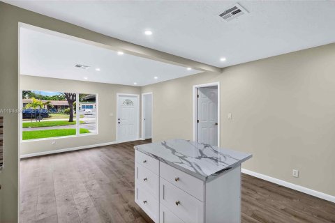 Купить виллу или дом в Форт-Лодердейл, Флорида 3 спальни, 100.61м2, № 2005266 - фото 11