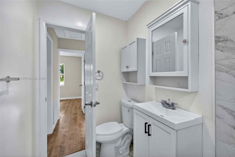 Купить виллу или дом в Форт-Лодердейл, Флорида 3 спальни, 100.61м2, № 2005266 - фото 19