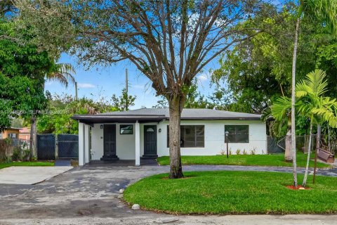 Дом в Форт-Лодердейл, Флорида 3 спальни, 100.61м2 № 2005266