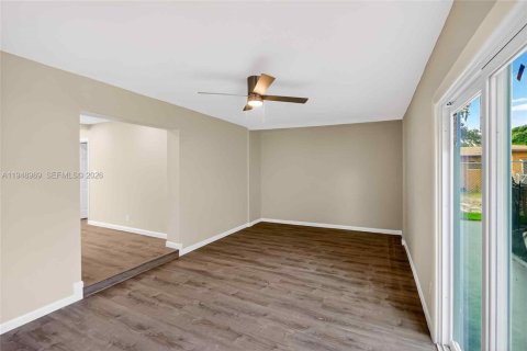 Купить виллу или дом в Форт-Лодердейл, Флорида 3 спальни, 100.61м2, № 2005266 - фото 16