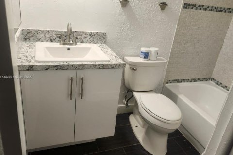 Купить кондоминиум в Лодерхилл, Флорида 2 спальни, 90.58м2, № 1830556 - фото 9