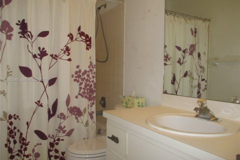 Condominio en venta en Stuart, Florida, 2 dormitorios, 100.71 m2 № 2000254 - foto 15