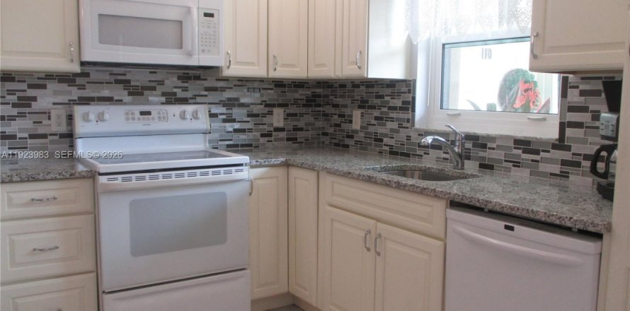 Condominio en Stuart, Florida, 2 dormitorios  № 2000254