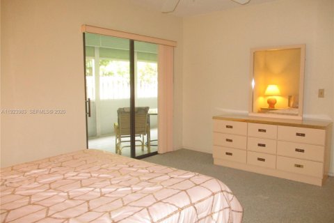 Condominio en venta en Stuart, Florida, 2 dormitorios, 100.71 m2 № 2000254 - foto 11