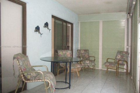 Condominio en venta en Stuart, Florida, 2 dormitorios, 100.71 m2 № 2000254 - foto 16