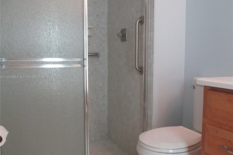 Condominio en venta en Stuart, Florida, 2 dormitorios, 100.71 m2 № 2000254 - foto 12