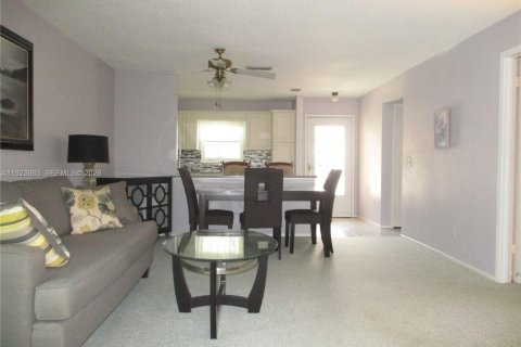 Condominio en venta en Stuart, Florida, 2 dormitorios, 100.71 m2 № 2000254 - foto 9