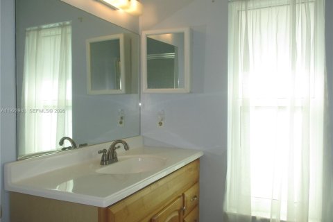 Condominio en venta en Stuart, Florida, 2 dormitorios, 100.71 m2 № 2000254 - foto 13