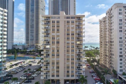 Copropriété à vendre à Hallandale Beach, Floride: 1 chambre, 80.82 m2 № 1937436 - photo 20
