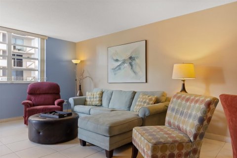 Copropriété à vendre à Hallandale Beach, Floride: 1 chambre, 80.82 m2 № 1937436 - photo 7