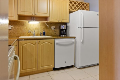 Copropriété à vendre à Hallandale Beach, Floride: 1 chambre, 80.82 m2 № 1937436 - photo 4