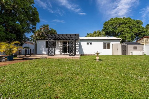Villa ou maison à vendre à Fort Lauderdale, Floride: 2 chambres, 120.59 m2 № 1970302 - photo 18