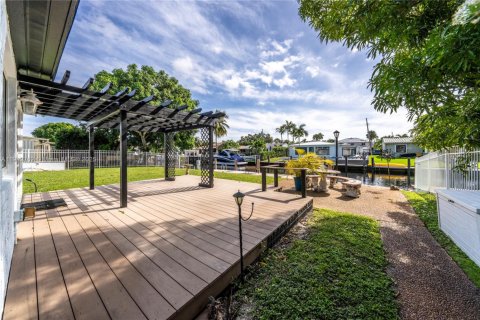 Villa ou maison à vendre à Fort Lauderdale, Floride: 2 chambres, 120.59 m2 № 1970302 - photo 16