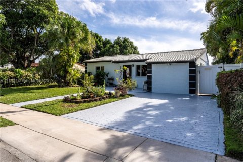 Villa ou maison à vendre à Fort Lauderdale, Floride: 2 chambres, 120.59 m2 № 1970302 - photo 3