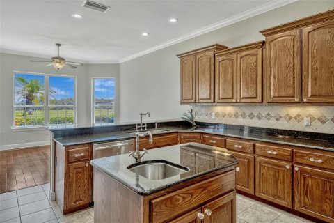 Casa en venta en Haines City, Florida, 5 dormitorios, 361.2 m2 № 1687591 - foto 18