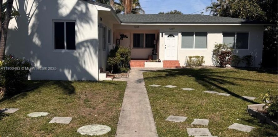 Casa en North Miami, Florida 1 dormitorio, 65.03 m2 № 1951961