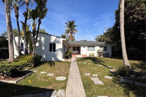 Casa en alquiler en North Miami, Florida, 1 dormitorio, 65.03 m2 № 1951961 - foto 2