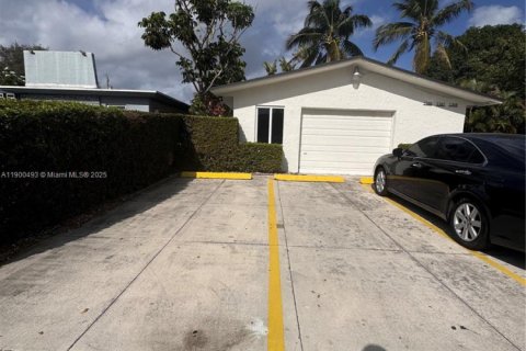 Casa en alquiler en North Miami, Florida, 1 dormitorio, 65.03 m2 № 1951961 - foto 3