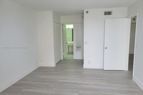 Condominio en alquiler en Aventura, Florida, 2 dormitorios, 105.35 m2 № 2040259 - foto 13