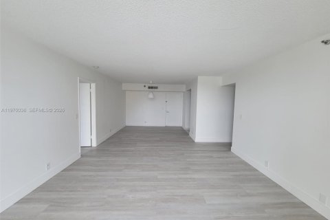 Condominio en alquiler en Aventura, Florida, 2 dormitorios, 105.35 m2 № 2040259 - foto 4