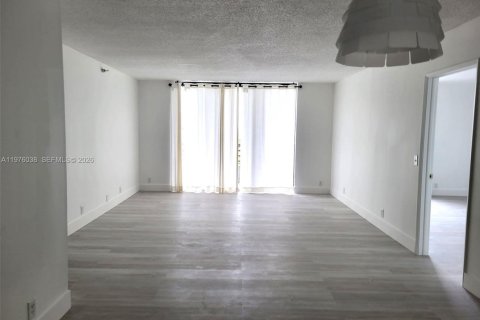 Condominio en alquiler en Aventura, Florida, 2 dormitorios, 105.35 m2 № 2040259 - foto 5