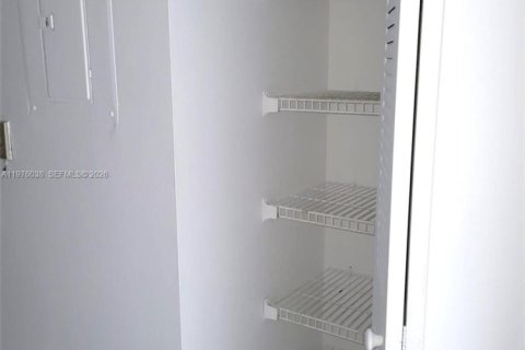 Condominio en alquiler en Aventura, Florida, 2 dormitorios, 105.35 m2 № 2040259 - foto 9